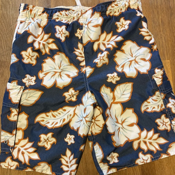 Boys Urban Pipeline Hawaiian Print Swim Trunks w/ Mesh Liner - Picture 2 of 6